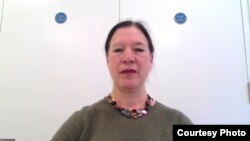 Мари Стразерс.