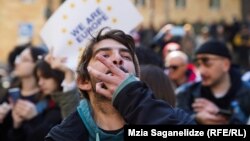 Влада задовольнила вимогу демонстрантів, які 7-8 березня проводили багатотисячні мітинги біля будівлі парламенту