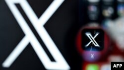 په پاکستان کې خلک د سیاسي بحثونو لپاره اېکس شبکه زیاته کاروي - پخوانی انځور.