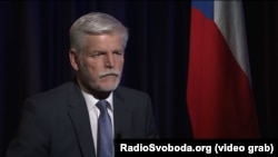 Președintele ceh Petr Pavel a vizitat sediul RFE/RL din Praga la 14 iunie pentru un interviu cu serviciul ucrainean.