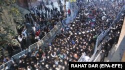 د عمران خان پلويان