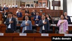 Жогорку Кеңеш 29-июнда кезектеги сессиясын жыйынтыктап, эки айлык каникулга тарады. 