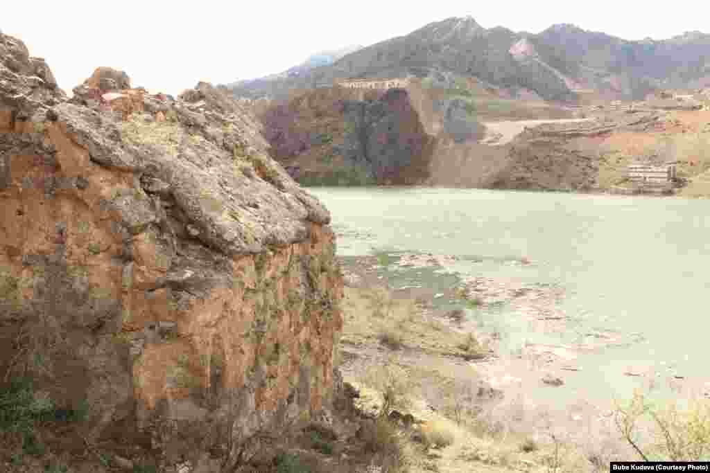 ჭალის ეკლესია მეათე-მეთერთმტე საუკუნეებშია აშენებული.&nbsp;