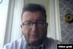 Kıyiv Mogıla akademiyasınıñ professorı, Qırımtatar resurs merkeziniñ eksperti Yevgen Hlobıstov