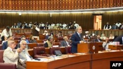 د پاکستان د مالیې وزیر اسحاق ډار د جون پر نهمه قامي اسمبلۍ ته بجټ وړاندې کړ. 