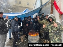 „საირმე მინერალ ვოთერსის“ გაფიცული თანამშრომლები.