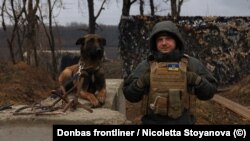 სუმის ოლქში მდებარე ერთ-ერთი საფორტიფიკაციო ნაგებობა. რუსეთის კურსკის მოსაზღვრე უკრაინის ოლქი თავდაცვისთვის ემზადება. 19 მარტი, 2024 წელი