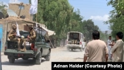 په کورمه کې پوځیان له پاړه چیناره د امنیت ټینګښت لپاره روان دي - پخوانی انځور.