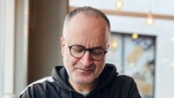 گفت‌وگو با هادی خوجینیان، مدیر نشر مهری درباره کتاب کیومرث پوراحمد