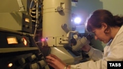 რამდენიმე მილიონი წლის ბაქტერიის შესწავლის პროცესი