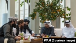 سفر سراج‌الدین حقانی به امارات متحدهٔ عربی در حالی که تحت تحریم‌های بین‌المللی قرار دارد.