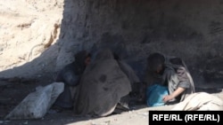 تصویر آرشیف: تعدادی از افراد معتاد 