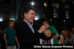 Nicușor Dan salută victoria de la București.