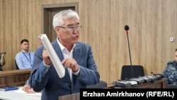 Арыстанбек Мухамедиулы, бывший министр культуры и спорта Казахстана и экс-директор Национального музея, на суде по его делу. Астана, 2023 год