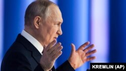 În discursul său anual despre starea națiunii de la Moscova din 21 februarie, președintele rus Vladimir Putin a reluat narațiuni familiare și tot atât de false despre Ucraina și alte probleme și a atacat SUA și Occidentul.