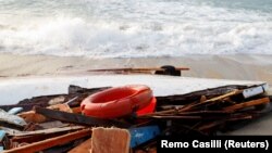 Кырсыкка учураган кеменин сыныктары. Италия.  27-февраль, 2023-жыл