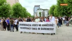 Gazetarët kundër "kontrollit nga Qeveria"