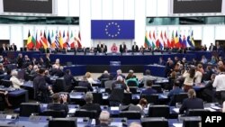 د اروپايي ټولنې د پارلېمان مشره د اپرېل ۲۴مې غونډې ته وینا کوي. 