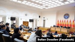 Президент менен редакторлордун жолугушуусунда тартылган сүрөт. 7-март, 2024-жыл.