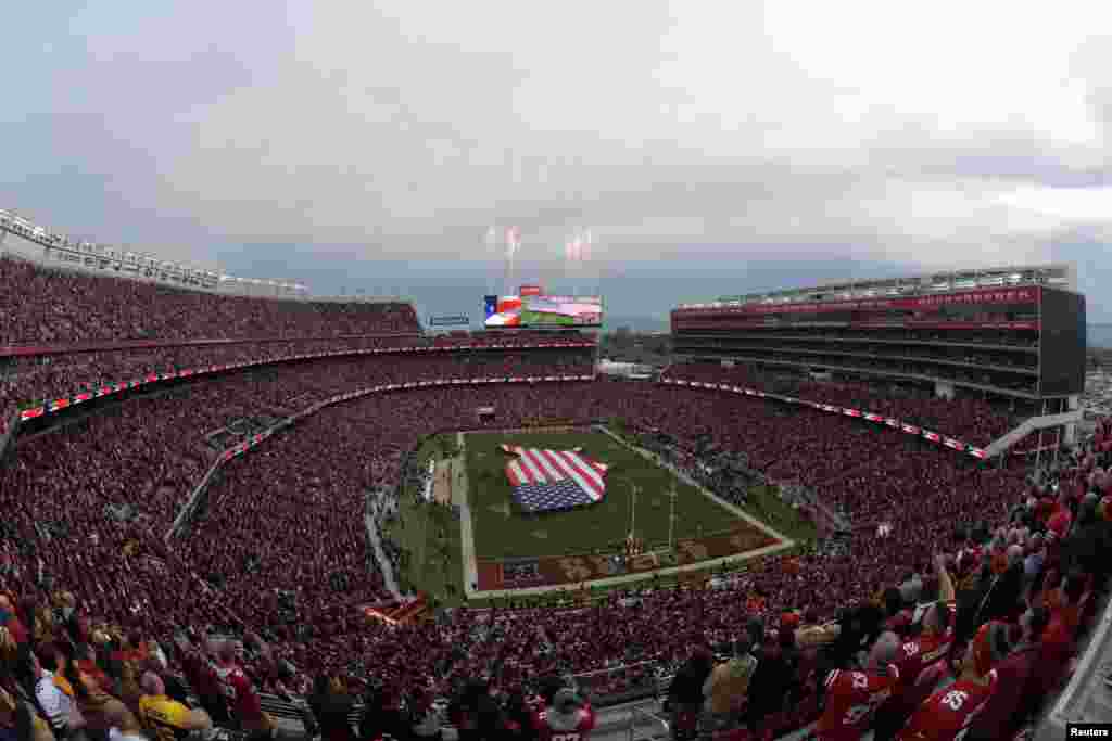 Levi's Stadium, სან ფრანცისკო, აშშ რა გასაკვირია, რომ სილიკონის ველზე მდებარე Levi's Stadium-ი მსოფლიოში ერთ-ერთი ყველაზე თანამედროვე და ტექნიკურად მოწინავე სპორტული არენაა. მას შეუძლია &bdquo;კლასში საუკეთესო&ldquo; ინტერნეტაღჭურვილობით დაიკვეხნოს. ის არის პირველი სტადიონი NFL-ში, რომელიც ფლობს US Green Building Council-ის ორ LEED Gold სერტიფიკატს.