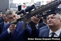 Premierul Marcel Ciolacu și liderul PNL Nicolae Ciucă s-ar putea confrunta în alegerile prezidențiale.