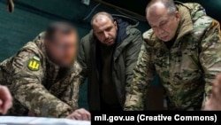 Рустем Умеров (ортодо) жана Александр Сырский (оңдо). 13.2.2024.