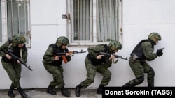 Female prison workers during commando training at a prison in Nizhny Tagil in 2015.