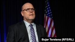 Ambasadori amerikan në Kosovë, Jeffrey Hovenier.