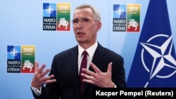 Secretarul general al NATO, Jens Stoltenberg spune că nu există niciun indiciu că Rusia ar fi lansat un atac deliberat asupra României, țară membră a alianței nord-atlantice.