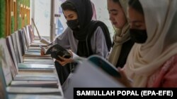 شماری از محصلین افغان خواستار دسترسی به آثار علمی بیشتری هستند.