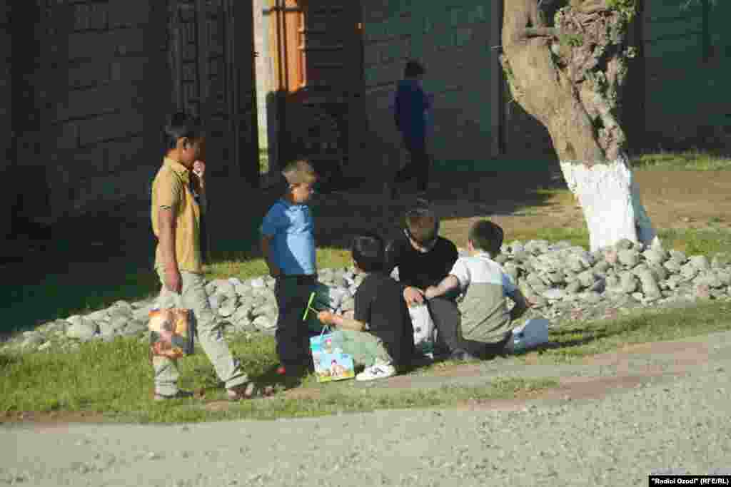 "Идгардак" - праздничные детские гуляния в Иди Рамазан, Куляб, 21 апреля 2023 года