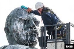 ლენინის ძეგლი პეტერბურგში. 2023 წ. 18 აპრილი