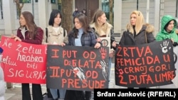 Poruke Vladinim zvaničnicima sa građanskog protesta