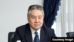 Жээнбек Кулубаев.