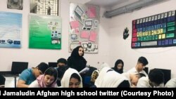 دانش آموزان افغان در مکتب سید جمالدین افغان در هندوستان