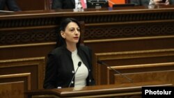 Մարդու իրավունքների պաշտպան Անահիտ Մանասյանը խորհրդարանում, արխիվ