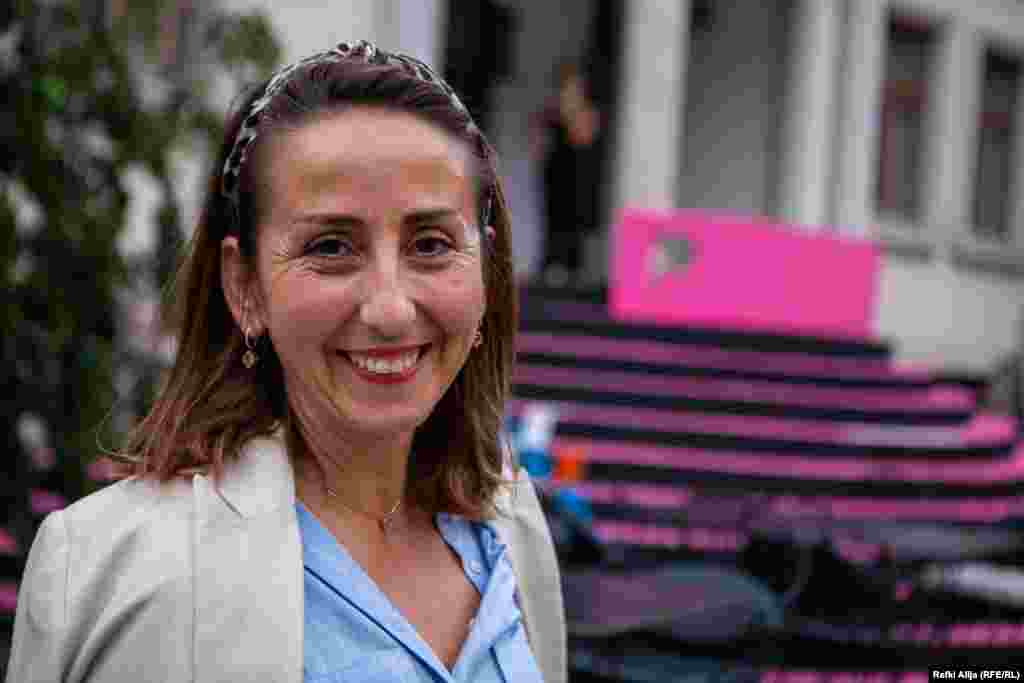 Medisa Sagdati-Karavidaj, banore e Prizrenit, tha se qytetit të saj i është dashur një festival i tillë. "E gjithë kjo është e shkëlqyeshme. Aktorët janë të afërt me fëmijët që aktivisht marrin pjesë në shfaqje. Në këtë mënyrë, fëmijët që herët mësojnë ta duan teatrin", tha ajo.