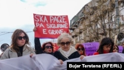 Gratë kanë protestuar disa herë në Kosovë në kërkim të sigurisë më të madhe për to.