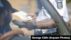 Cei care refuză testarea cu aparatul de depistare a prezenței substanțelor psiohactive, respectiv a alcoolului, vor rămâne fără permis până când vor primi rezultatul analizelor de laborator.