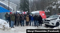 გაფიცვას აგრძელებს „საირმე მინერალ ვოთერსის“ 30-ზე მეტი თანამშრომელი.