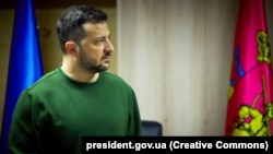 Președintele Ucrainei Volodimir Zelenski în timpul unei călătorii pe front în regiunea Zaporijia, 4 februarie 2024.