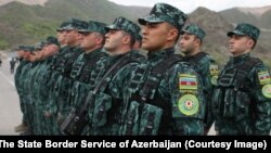 Ադրբեջանցի զինծառայողները Հակարիի կամրջի մոտ, ապրիլ, 2023թ.
