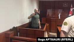 6 მაისი, 2024 წელი. ბიზნესმენი სოსო ბაბაევი გორის რაიონული სასამართლოს სხდომაზე. 