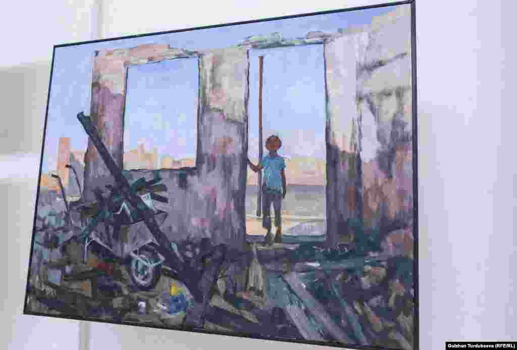 Сүрөтчү Нургуяна Иннокентьеванын 2021-жылдын 28-29-апрелинде жана 1-майда кыргыз-тажик чек арасында куралдуу жаңжалдан кийинки Баткендик качкындардын үйүнө кайткан учурун көрсөткөн "үйү жоктор" аттуу эмгеги.&nbsp; &nbsp;