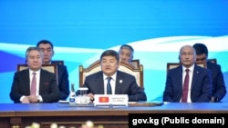 Акылбек Жапаров.