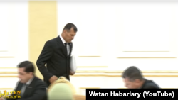 Mary welaýatynyň öňki häkimi Döwranberdi Annaberdiýew hökümet ýygnagynda prezident tarapyndan kowuldy. Türkmen TW-nden alnan pursat. 