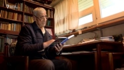 Темир үйдө дарт менен алышкан жазуучу