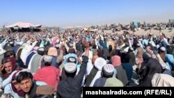 په چمن کې پرلتوال 