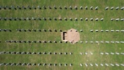 Iskopani mezar za žrtve genocida u Srebrenici, 10. juli 2024.