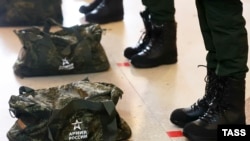 Там же приведен список ограничений, которые будут наложены на призывника, если он не явится по повестке